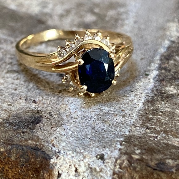 Jewelry - SOLID 14KT GOLD Diamond Sapphire Ring